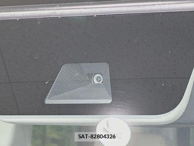 Honda N BOX 2023-08 8367392-2