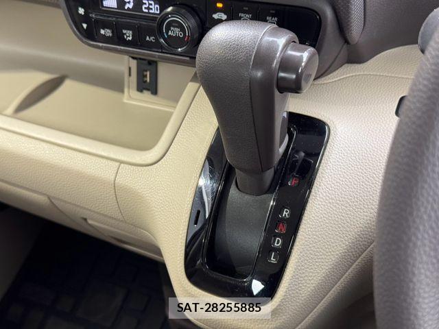 Honda N BOX 2018-11 8367394-15