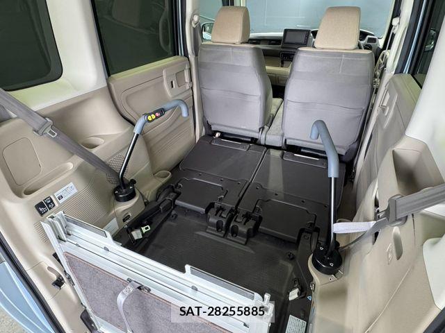 Honda N BOX 2018-11 8367394-21