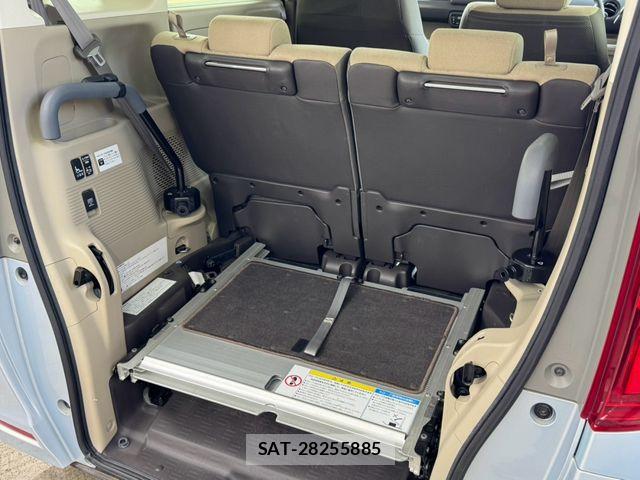 Honda N BOX 2018-11 8367394-22