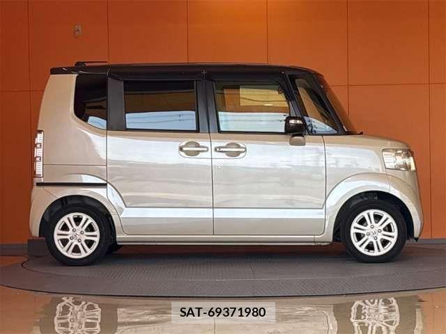 Honda N BOX 2016-02 8367393-10