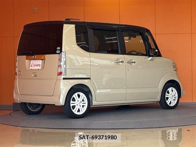 Honda N BOX 2016-02 8367393-11