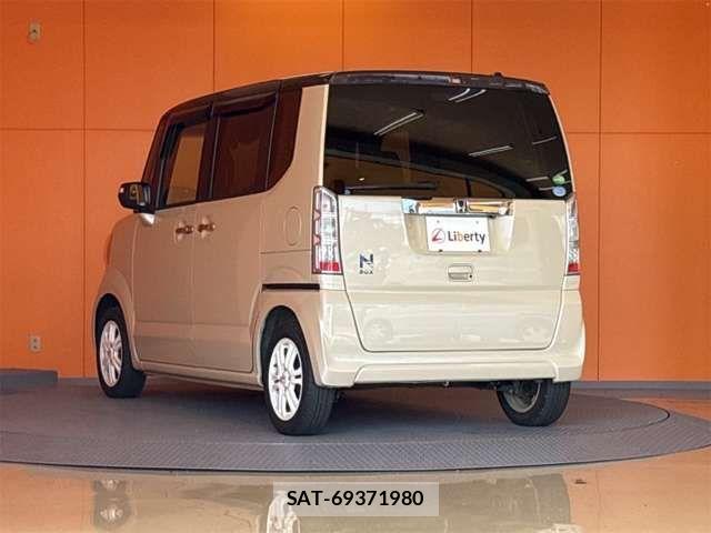 Honda N BOX 2016-02 8367393-13