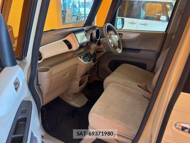 Honda N BOX 2016-02 8367393-16