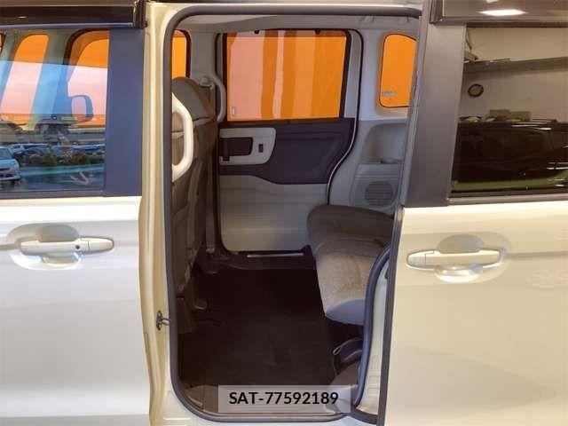 Honda N BOX 2018-06 8367404-18