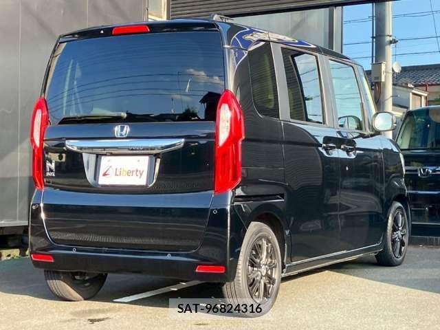 Honda N BOX 2021-06 8367378-11