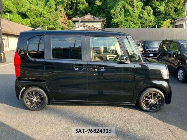Honda N BOX 2021-06 8367378-16