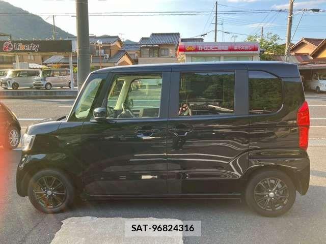 Honda N BOX 2021-06 8367378-17