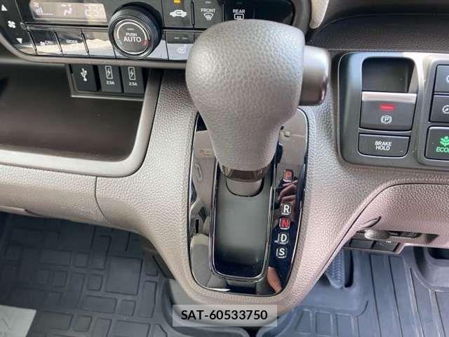 Honda N BOX 2022-11 8367369-11