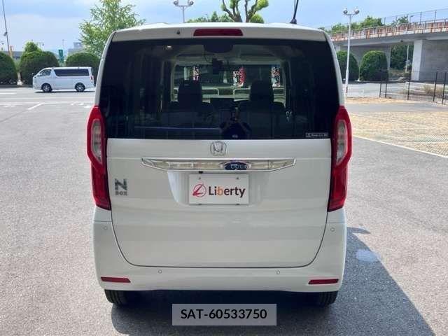 Honda N BOX 2022-11 8367369-17
