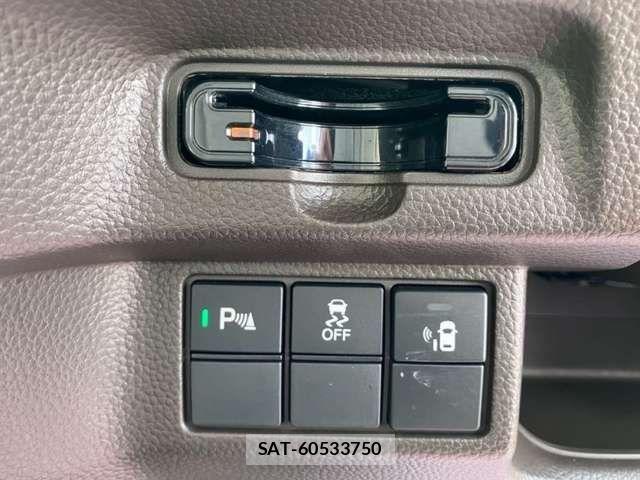 Honda N BOX 2022-11 8367369-4