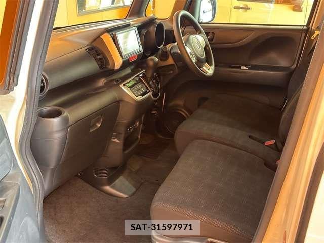 Honda N BOX 2016-03 8367388-15