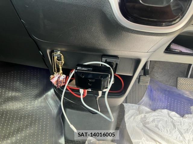 Honda N BOX 2015-09 8367456-7