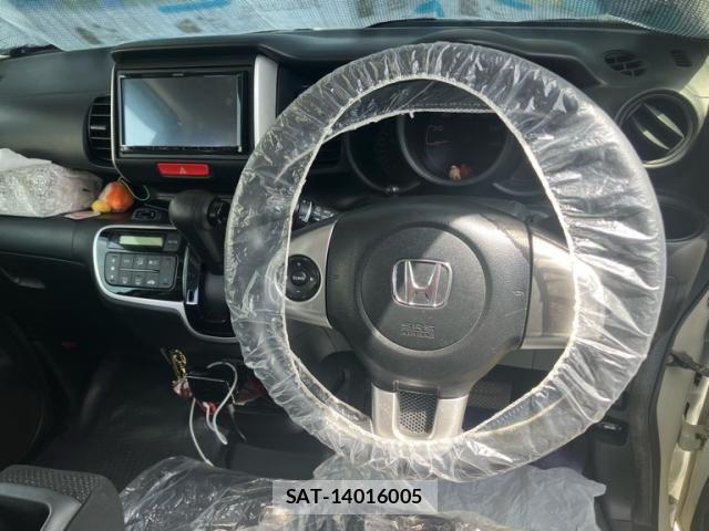 Honda N BOX 2015-09 8367456-8