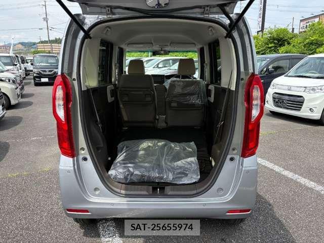 Honda N BOX 2022-11 8367359-12