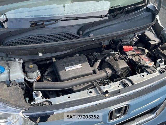 Honda N BOX 2018-08 8367422-17