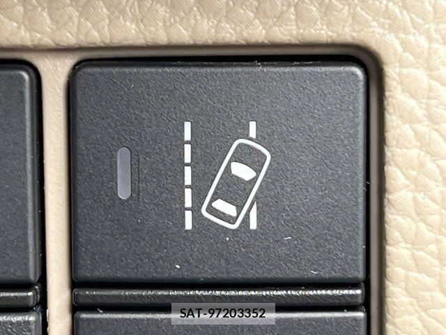 Honda N BOX 2018-08 8367422-5