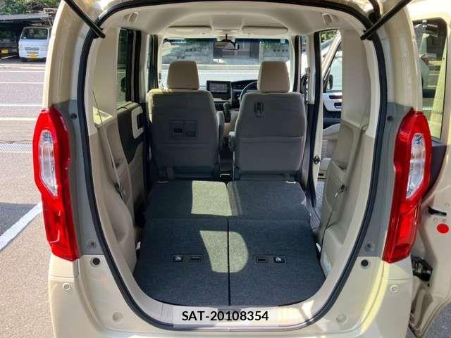 Honda N BOX 2018-03 8367379-10