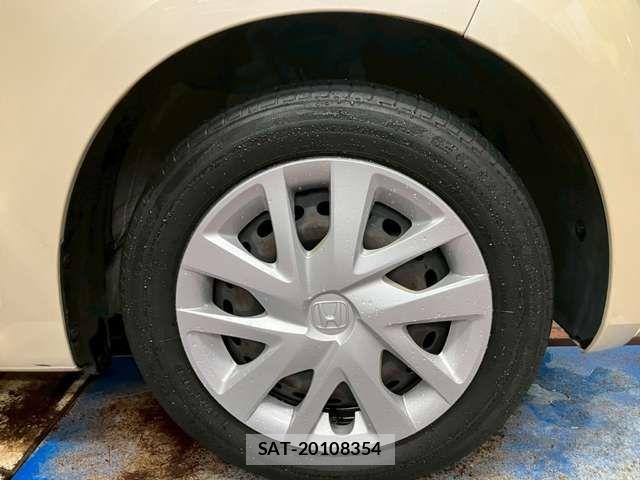 Honda N BOX 2018-03 8367379-17