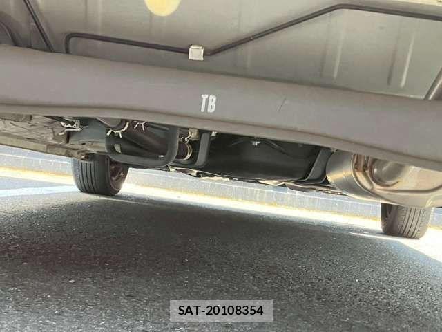 Honda N BOX 2018-03 8367379-19