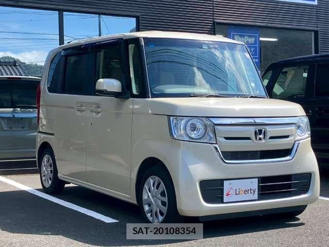 Honda N BOX 2018-03 8367379-4