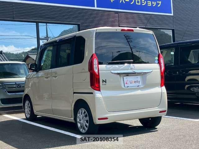 Honda N BOX 2018-03 8367379-6