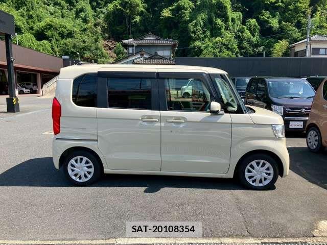 Honda N BOX 2018-03 8367379-8