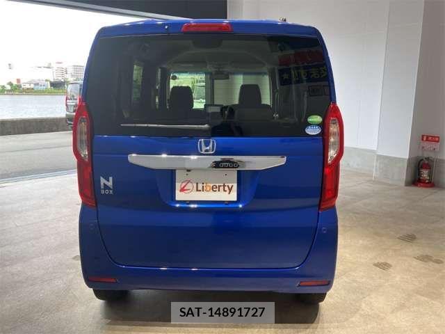 Honda N BOX 2019-08 8367376-16