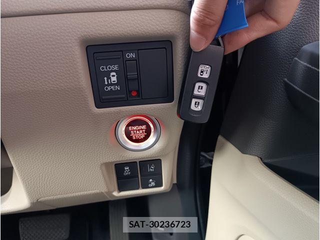 Honda N BOX 2019-05 8367426-12