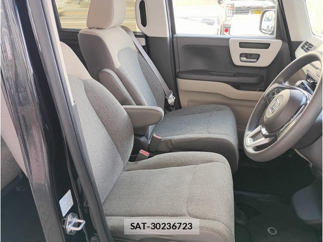 Honda N BOX 2019-05 8367426-14