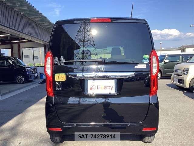 Honda N BOX 2021-04 8367332-10