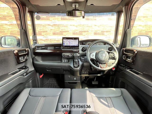 Honda N BOX 2023-06 8367474-1