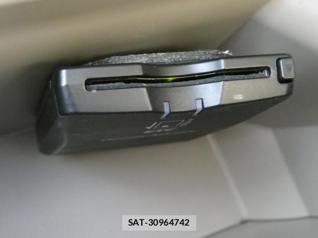 Honda N BOX 2012-04 8371936-23