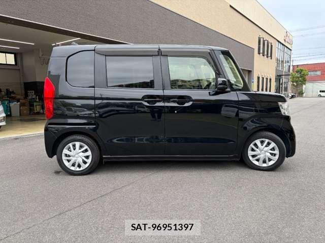 Honda N BOX 2022-01 8371925-17