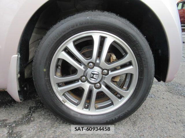 Honda N BOX 2013-12 8413874-11