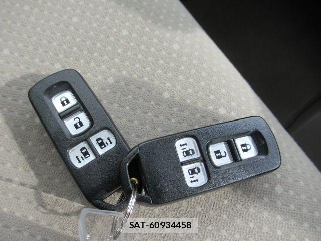 Honda N BOX 2013-12 8413874-23