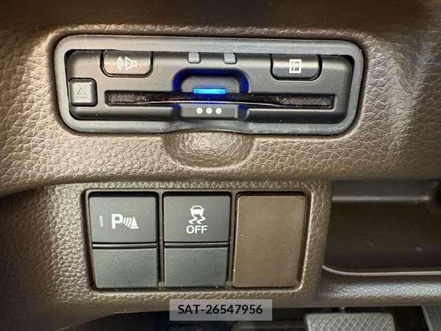Honda N BOX 2023-05 8413863-13