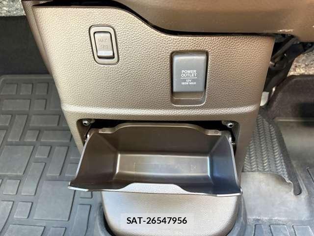 Honda N BOX 2023-05 8413863-15