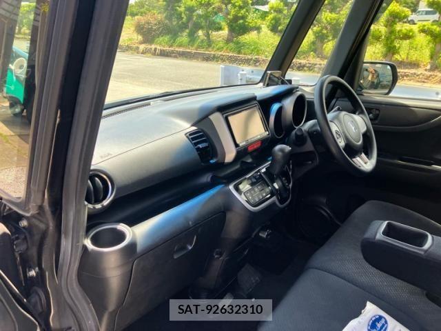 Honda N BOX 2013-08 8413899-8