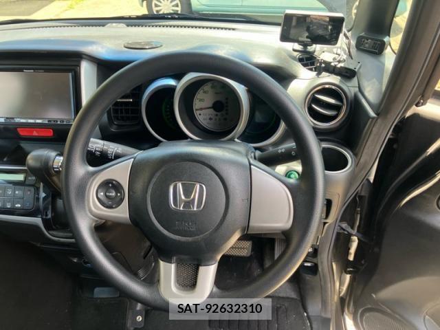 Honda N BOX 2013-08 8413899-12