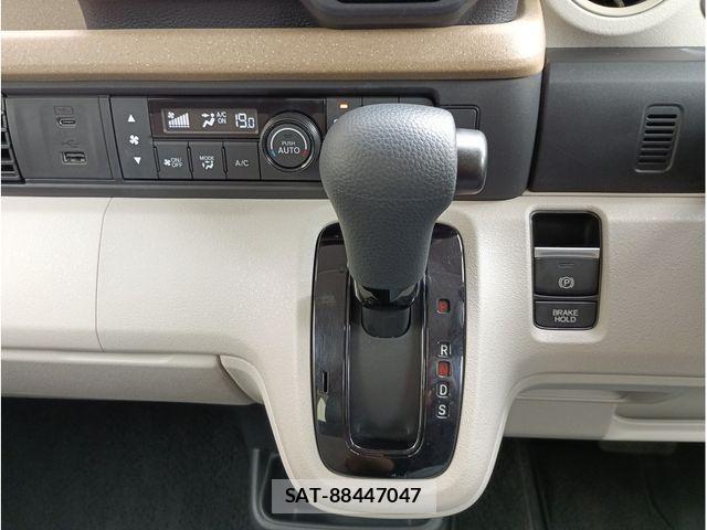 Honda N BOX 2025-02 8413853-11