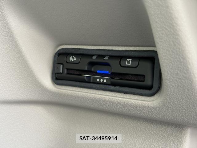 Honda N BOX 2025-10 8413855-29