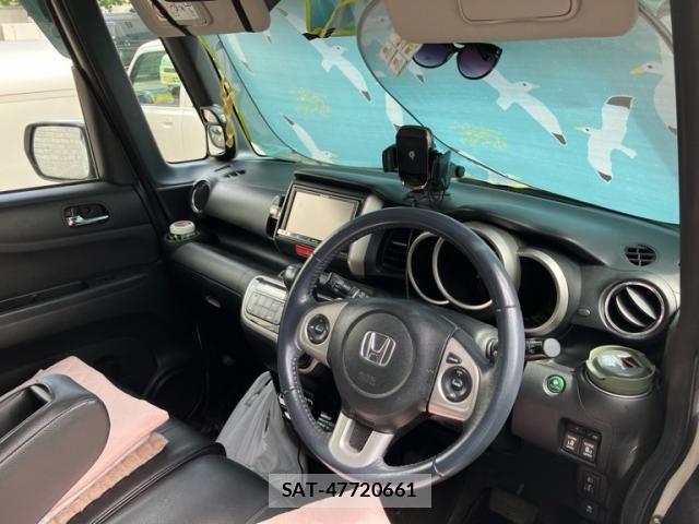 Honda N BOX 2014-03 8413897-10