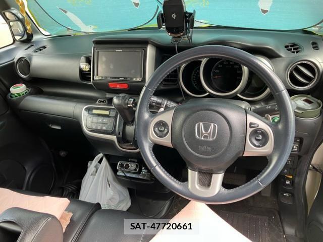 Honda N BOX 2014-03 8413897-13