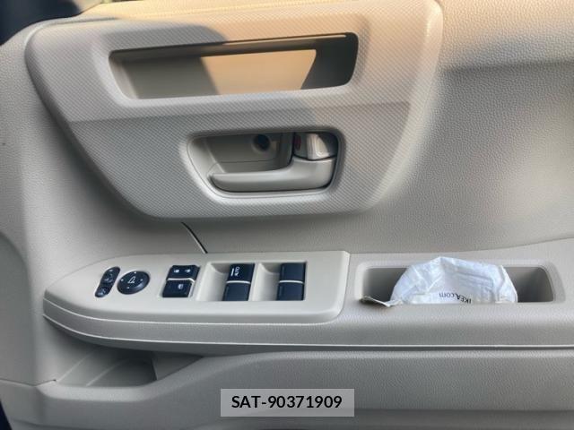 Honda N BOX 2018-10 8413881-14