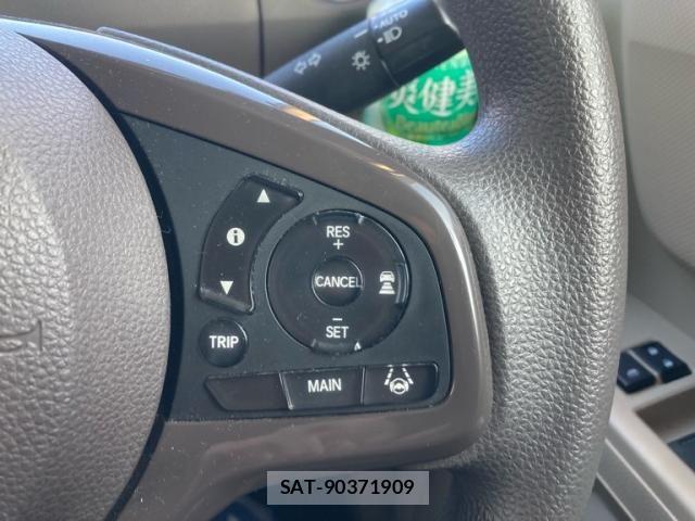 Honda N BOX 2018-10 8413881-18