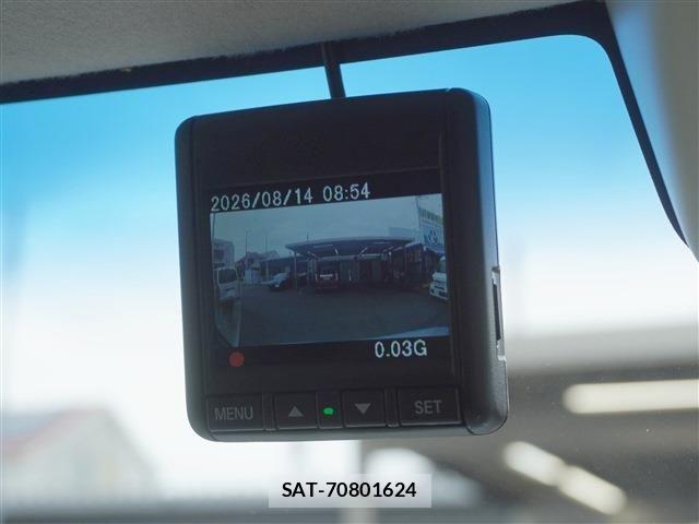 Honda N BOX 2019-05 8413857-12