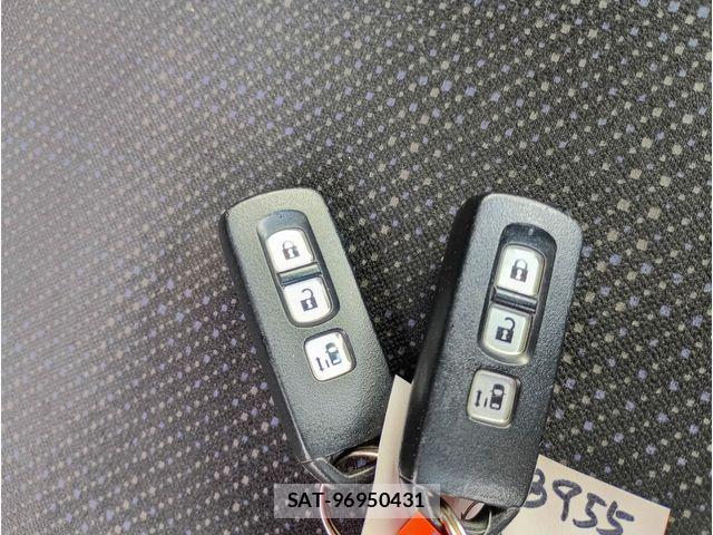 Honda N BOX 2017-06 8413862-25