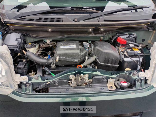 Honda N BOX 2017-06 8413862-26
