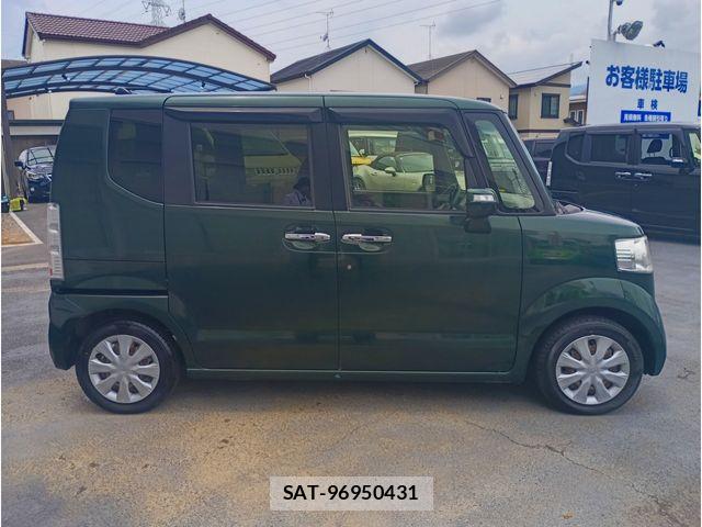 Honda N BOX 2017-06 8413862-3